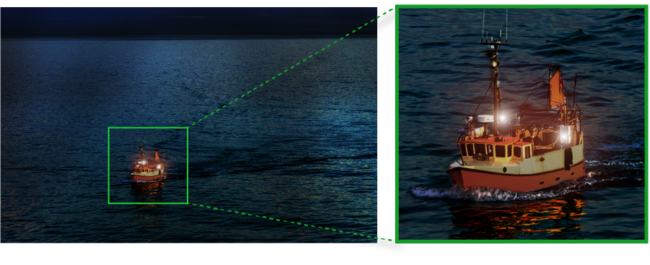 夜間の港湾監視イメージ（右：望遠撮影時）