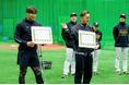 阪神タイガースOB選手 糸井 嘉男さん今成 亮太さんが「ドコモ未来フィールド」で子どもたちにマンツーマン野球指導! 阪神甲子園球場で、子どもたちの夢を全力応援!
