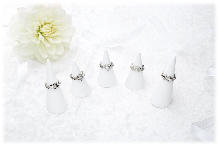 販売好調の ソウルジュエリー リングシリーズに新デザインを拡充 チェーンタイプのスタイリッシュなデザインが特徴の Soul Jewelry チェーンリング 全5種を4月18日 月 から販売開始 株式会社メモリアルアートの大野屋のプレスリリース