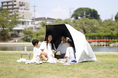 公園の"日陰がない問題"を5秒で解決!まっしろのドーム型サンシェード「COCOON」が暑い秋の新定番に