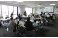 2025年7月26日(土)大牟田市エコサンクセンター主催 「夏エコ教室」において弊社企画の体験プログラムを展開小学生が楽しくエコを学ぶ 「廃食油をリサイクル!わくわくエコキャンドル作り」を開催