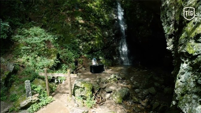第一弾　DJ J.A.K.A.M.さんによる武蔵御嶽神社の滝行の聖地「綾広の滝」での作品　３
