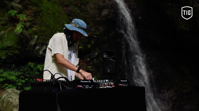 第一弾　DJ J.A.K.A.M.さんによる武蔵御嶽神社の滝行の聖地「綾広の滝」での作品 6