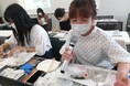 【共立女子大学・共立女子短期大学】南三陸町海藻ふりかけづくりと、災害時の帰宅困難者支援施設運営ゲーム(KUG)を開催