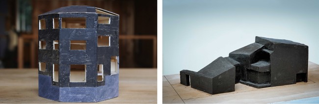左）伊藤 寛 「黒水晶の家」 プロセス模型　　右）高野 保光 「つづら折りの家」粘土によるプロセス模型 ©️井上裕太