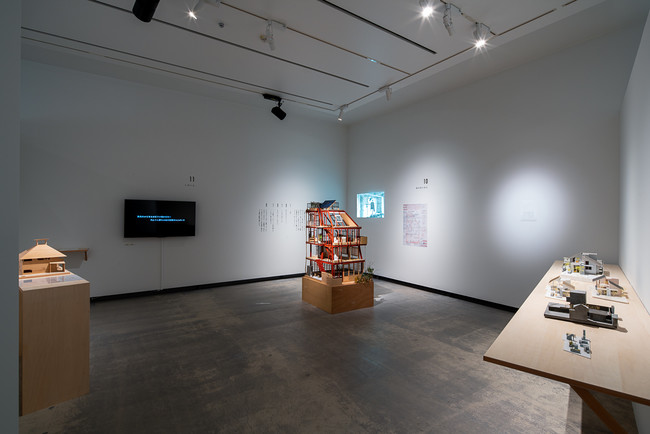 企画展「謳う建築」内観(photo by Kenji Seo) 企画展「謳う建築」内観(photo by Kenji Seo)