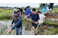米作り体験で「汚れるのが楽しい!」町工場が高校生18名が創る探究学習 ー 斬新なPR案を続々発表