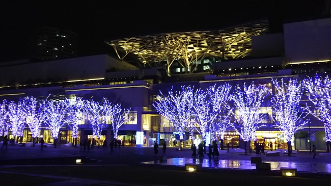 グランモール公園（横浜美術館前）イルミネーションは2018年3月14日まで。