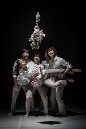 T.H.E Dance Company Photo by Bernie Ng