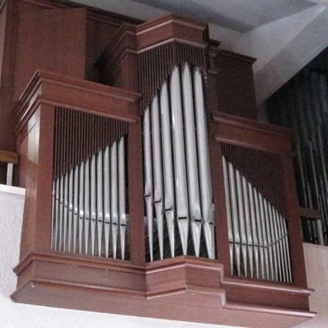 ラウコフ社(ドイツ) 1973年製 札幌北一条教会に設置された楽器を 1979年に改造移設。