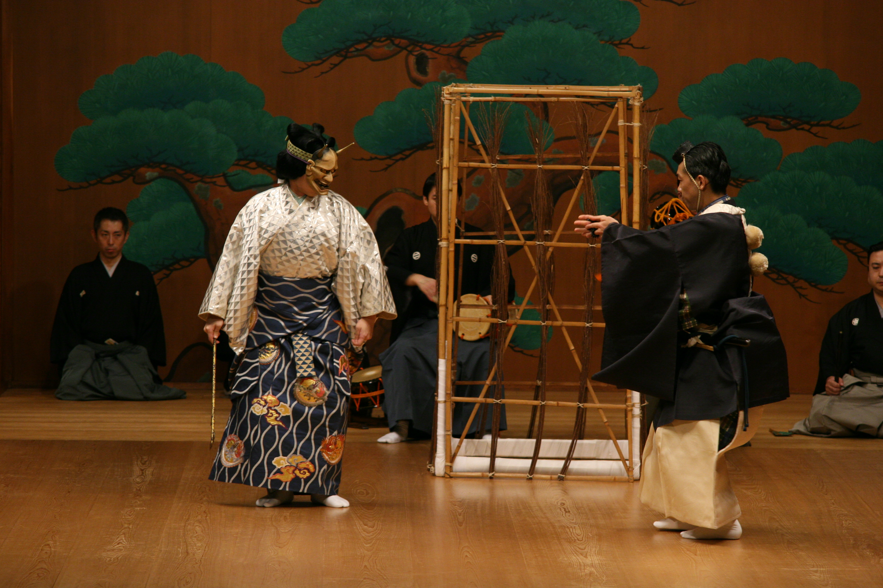 横浜能楽堂 字幕解説付きで能 狂言の公演開催 公益財団法人 横浜市芸術文化振興財団のプレスリリース