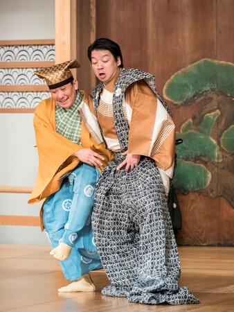 狂言「飛越」(大蔵流)撮影:上杉遥 狂言「飛越」(大蔵流)撮影:上杉遥