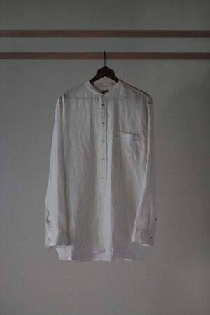 ニューヨークで発見した1910年代のドレスシャツをベースに製作したアイテム。 Lot.104 Band Collar Shirt 38,500円