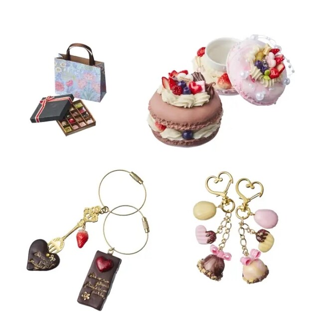 上左)ミニチュアボックス3,300円 /上右)マカロンケース各4,180円/下左)キーホルダー各1,650円 /下右)キーホルダー各2,750円 上左)ミニチュアボックス3,300円 /上右)マカロンケース各4,180円/下左)キーホルダー各1,650円 /下右)キーホルダー各2,750円