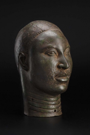 「オニ」（王）の頭像（ナイジェリア　イフェ） ブロンズ　高さ308mm　AD12～15C