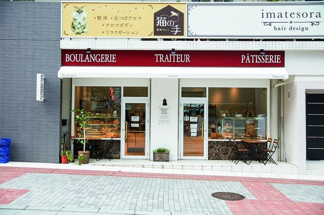 神奈川・横浜にある「ブーランジェリー パティスリー トレトゥールアダチ」の店舗写真
