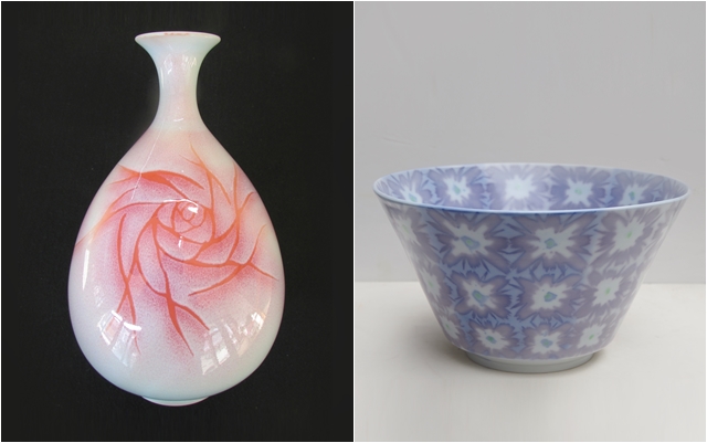 左・庄村健　紅染バラ文花瓶（径16.0×高25.3ｃｍ）　河口純一 釉裏彩華文花器（径27.0×高15.0cm