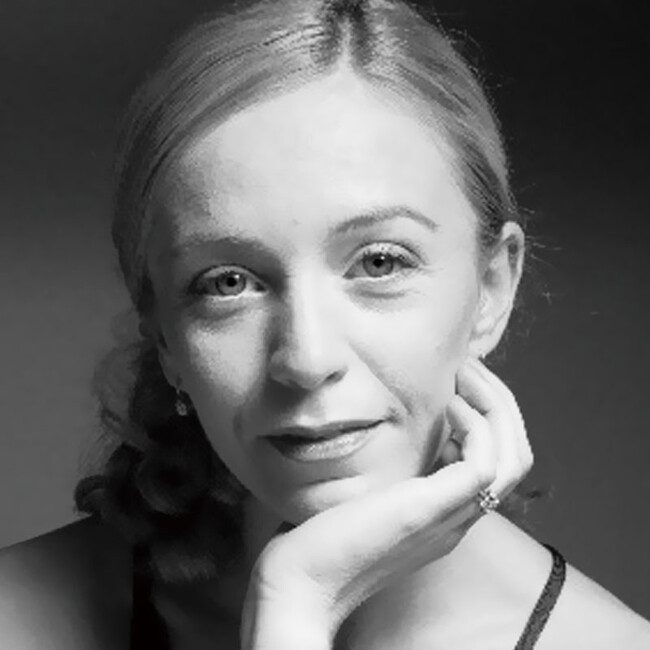 シルヴィア・アッツォーニ シルヴィア・アッツォーニ