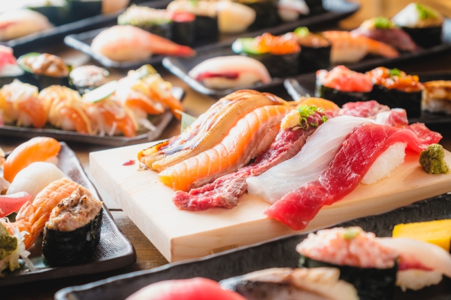 元祖 寿司食べ放題居酒屋 の2号店が2月5日オープン お皿からはみ出るほどの 大ネタ寿司 も食べ放題 オープン記念4 999円食べ放題プランが破格の2 999円 税込 すし酒場 フジヤマ 大崎店 株式会社globridgeのプレスリリース