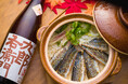 秋の風物詩“秋刀魚”を土鍋で贅沢に。名物の土鍋ご飯に焼き秋刀魚が期間限定で登場!【こめの家 目黒店】