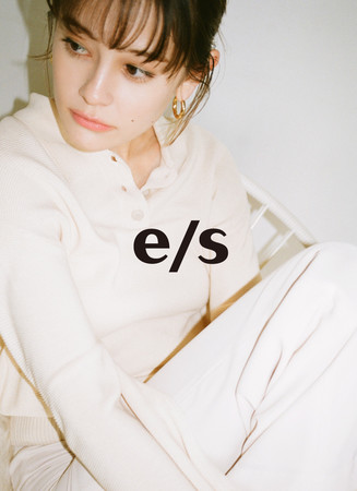 Sly スライ モデルemmaとコラボレーションしたカプセルコレクション E S エマスライ を発売 バロックのプレスリリース
