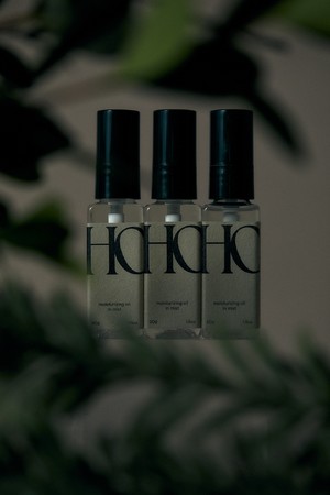 HOL moisturizing oil in mist 50ml ￥4,950 (taxin)