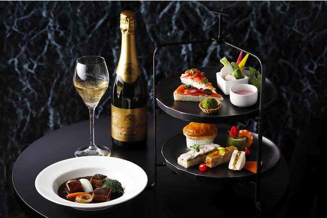 スパークリングワインフリーフロー付『ハイティー at レッドローズガーデン』