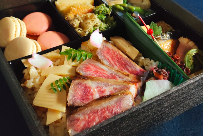 『花見弁当 さくら重』￥9,500