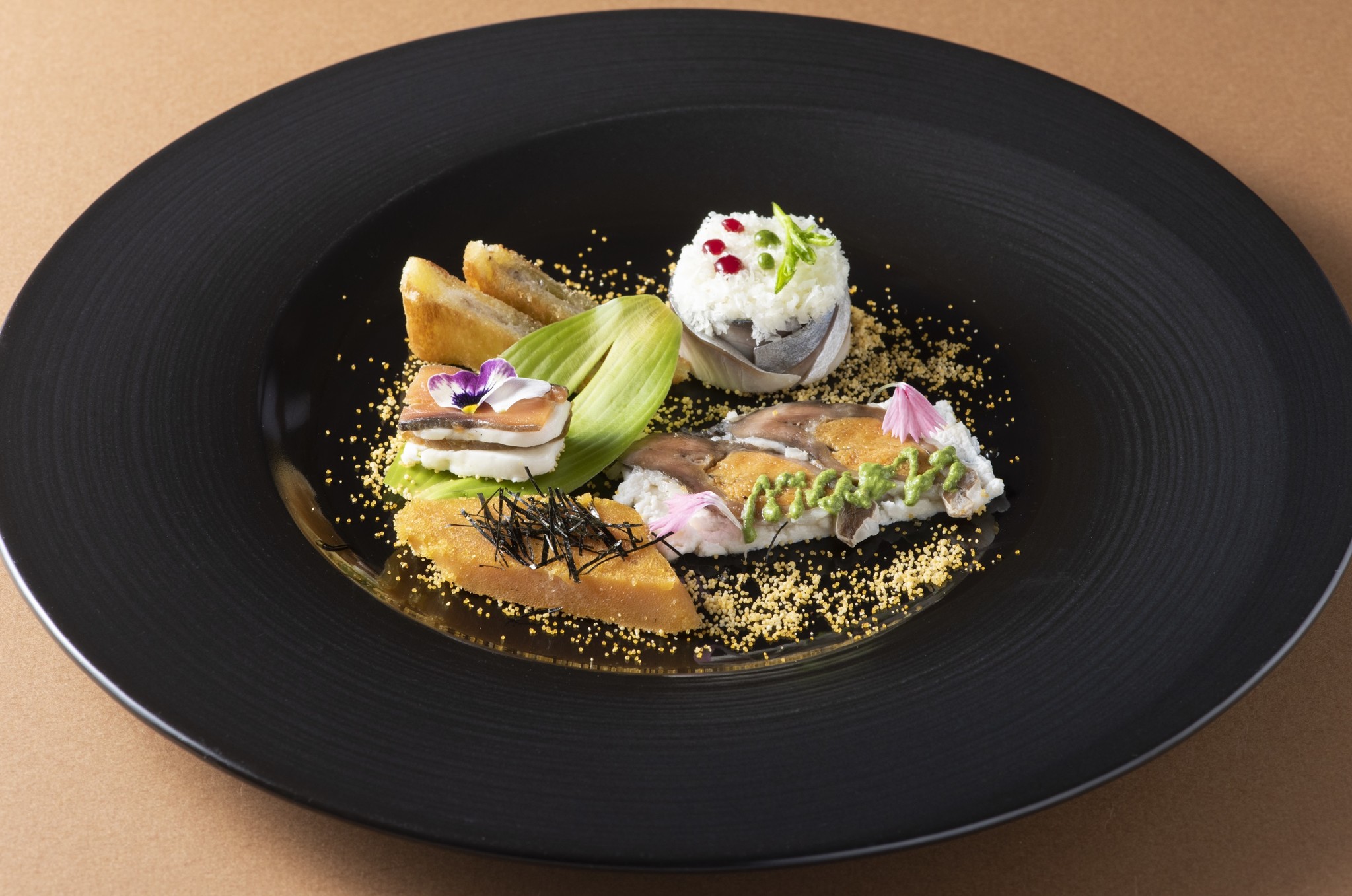 予約がとれない滋賀県余呉湖の名店 徳山鮓 が フレンチや上海料理とのコラボレーションフェアを開催 株式会社ニュー オータニのプレスリリース