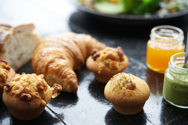 コースメニューには美味しいパンが付きます。