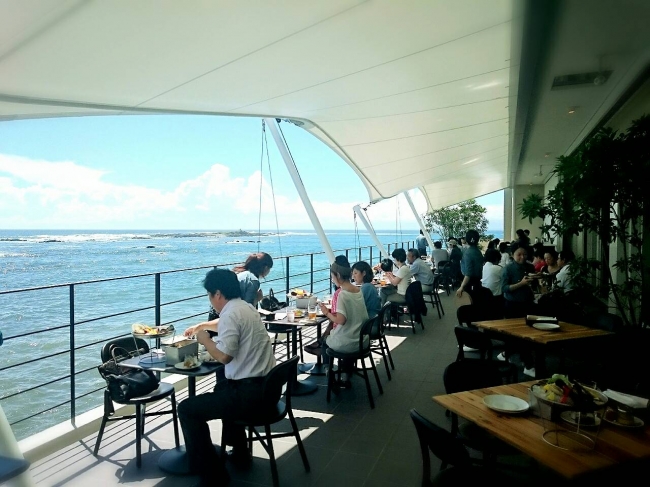 まるで海の上にいるみたいなロケーション
