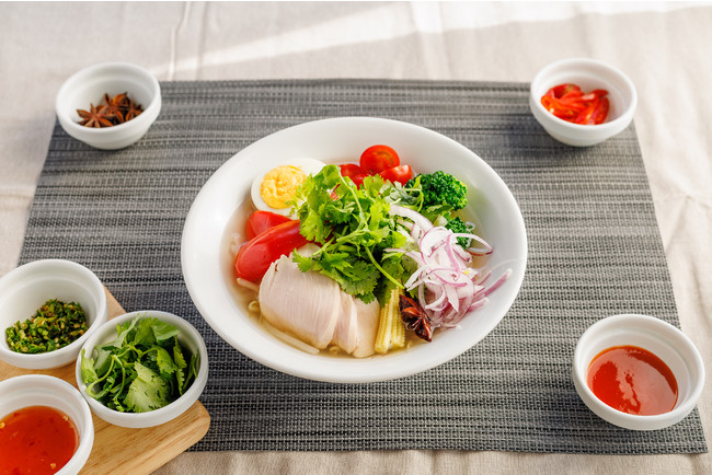 【冷製】蒸し鶏と夏野菜のフォー