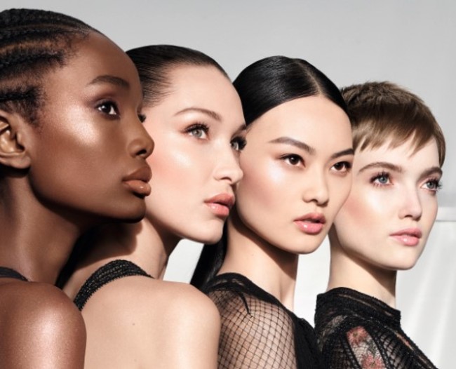 Dior Backstage 2020年11月 煌めきを纏う新アイテムが登場 パルファン クリスチャン ディオール ジャポン株式会社のプレスリリース
