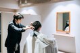 カフェとバーを併設した、新しい形のビジネスパーソン向け美容室