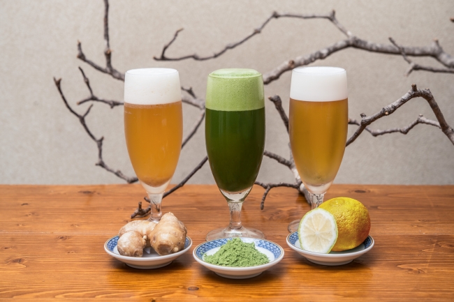 左から自家製シャンディガフ・抹茶ビール・京柚子ビール