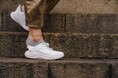 手を使わずに履ける、米国ハンズフリーシューズブランド「KIZIK(キジック)」の取扱いを開始