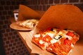 中崎町での”秋さんぽ”に。女性1人で気軽に食べられるサクッとモチっと食感の「ピザセット」が「hibinomame」から初登場。