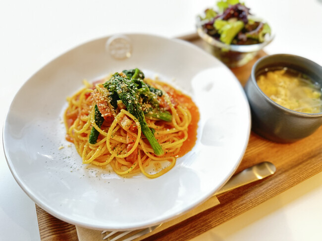 ▲提供メニューイメージ 季節野菜のトマトソースパスタ 1,000円（税別）