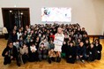 「蜷川実花展 with EiM:彼岸の光、此岸の影」3月5日(水)に来場者が15万人突破し、蜷川実花がセレモニーに登場