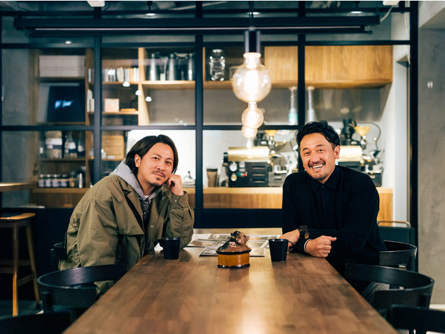 左：BETSUDAI Inc.TOKYO代表 兼 LIFE LABELディレクター 林哲平　 右：amadana株式会社 代表 熊本浩志氏