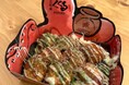 卵の殻のリサイクルに万博から貢献!エス・ピーパック、大阪・道頓堀銘店のたこ料理専門店「たこ家道頓堀くくる」に、環境配慮型紙を使用した紙器の提供を開始