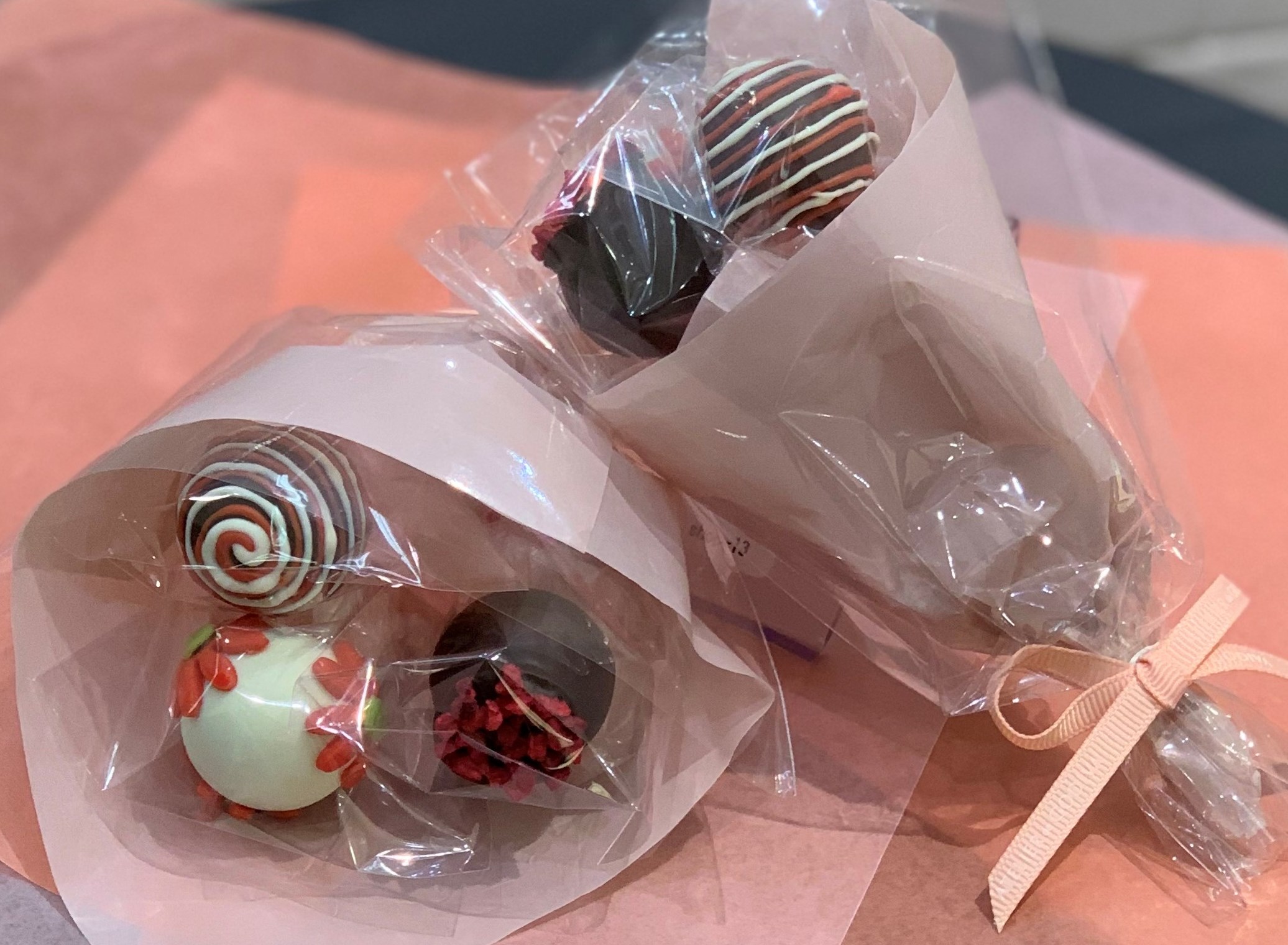 Godiva Atelier De Godiva 西武池袋本店限定 アトリエ ロリポップチョコレート ブーケ 本日より期間限定販売 ゴディバ ジャパン株式会社のプレスリリース