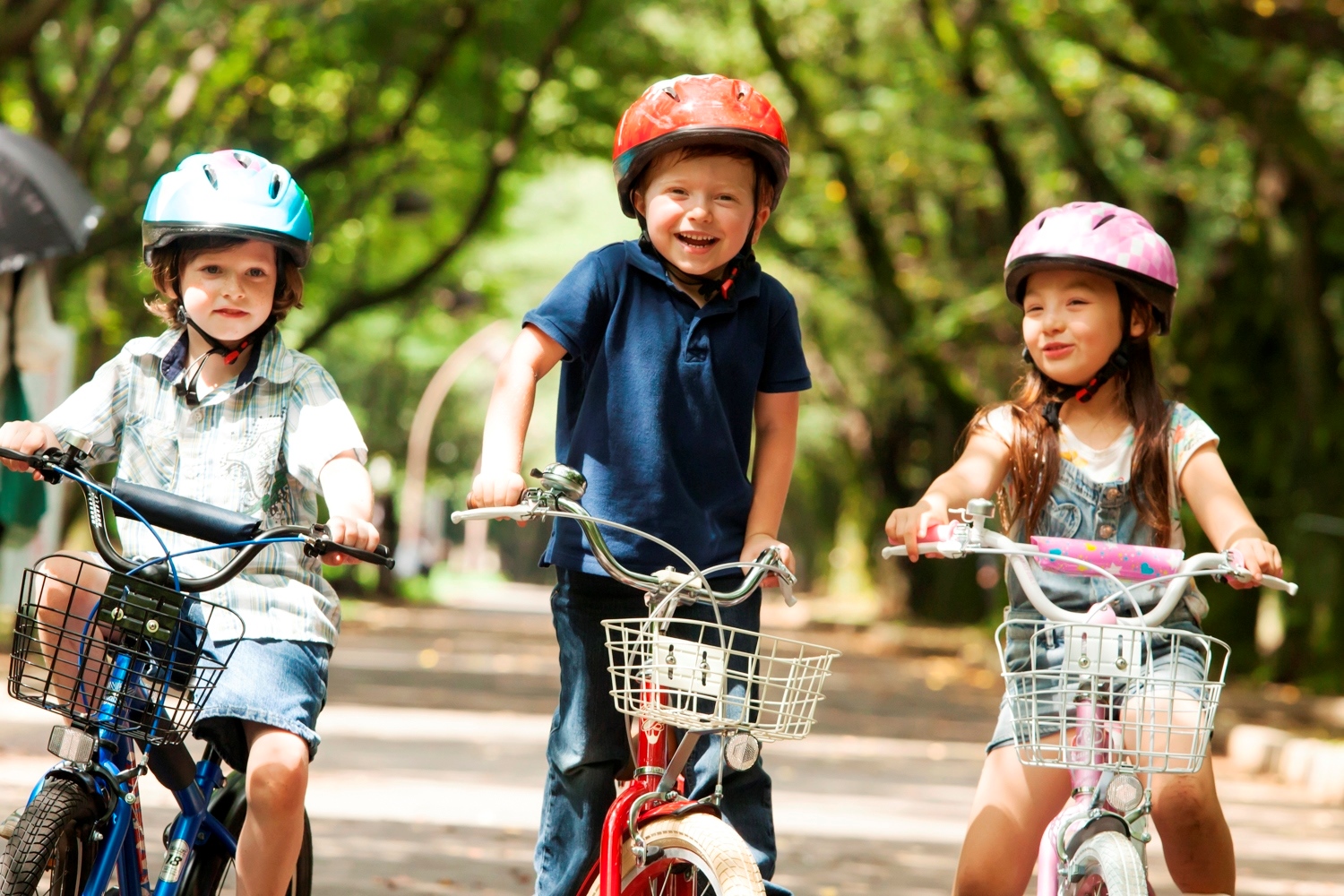 あさひがファミリー キッズ向けサービスの一環として 自転車とともに成長する子供たちの姿 を描く 新ブランドムービーを作成 Ride Together Hearts Together 株式会社あさひのプレスリリース