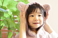 【ココロを贈る 名入れギフトOkulu】湯冷めも、逃げる子も、これ一枚で解決。ワンオペ育児の“困った”に寄り添う耳付きバスローブ『ココポンチョ』新登場