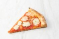 『セブンカフェ ベーカリー』に本格ピザが新登場！手軽にすぐ食べられる「ハンディピザ マルゲリータ／照り焼きチキン」が新発売！