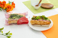 シャキシャキ野菜とチキンを味わう『パンDEサラダ』第2弾が新登場！「パンDEサラダ チキンと野菜のコブソース」を8月25日（火）より順次発売
