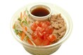 北海道下川町に7月24日(木)セブン‐イレブンが初出店!出店を記念して、まるで果実のような下川町産のフルーツトマトを使用したスパゲティサラダを地域限定で発売いたします