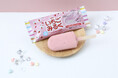 発売55周年のロングセラーキャンディがアイスバーになった！「サクマ製菓 いちごみるくアイスバー」を11月11日（火）よりセブン‐イレブンで数量限定発売