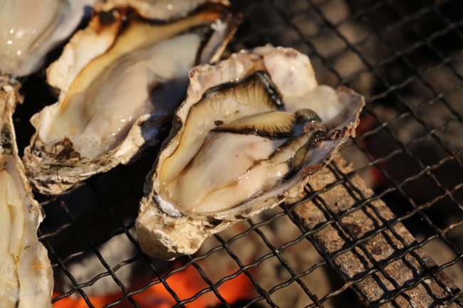 冬の味覚を満喫できる「焼き牡蠣」