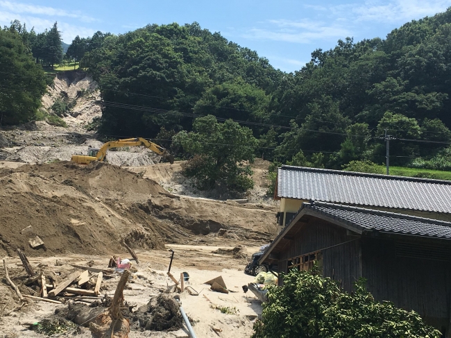 土砂崩れ現場の復旧作業（福岡県）